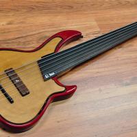 Leduc Utopia U-Bass 6 Fretless (used)