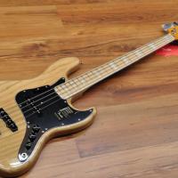 Fender American Original 70's Jazz Bass Natural.