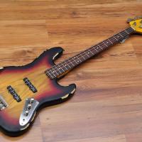 Vintage VJ74 Icon Bass Distressed Sunburst