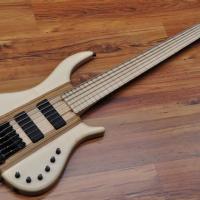 Merlos Trium 6 string bass