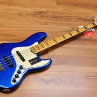 Fender American Ultra Jazz Bass Cobra Blue