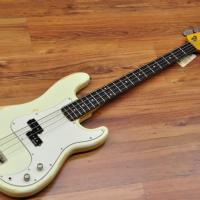 Vintage V4 Icon Bass Distressed Vintage White