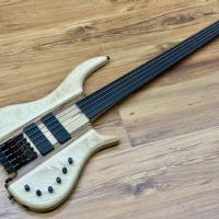 Merlos Trium Fretless 5