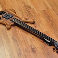 Warwick Corvette $$ SE Tigerwood Serial# F 156914 11