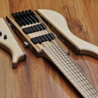 Merlos Trium 6 string bass