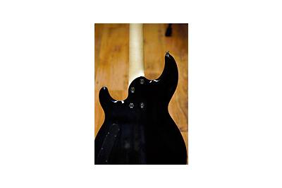 Yamaha BB714BS negro detras -  Yamaha BB714BS negro detras -