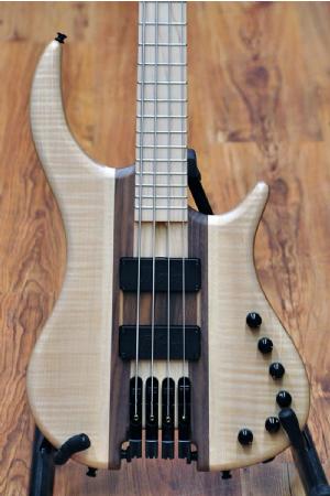 Merlos Trium 4 string bass