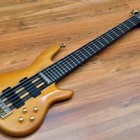 Cort Action Bass 6 NT (usado)