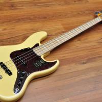 Fender American Original 70's Jazz Bass Vintage White
