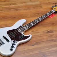 Fender American Ultra Jazz Bass Arctic White