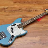 Fender JMJ Road Worn Mustang Bass Faded Daphne Blue