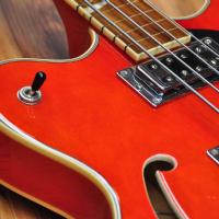 Eastwood Classic 4 Fretless Red (usado)