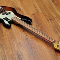 Fender Player Plus Precision Bass 3-Color Sunburst