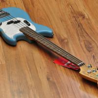 Fender JMJ Road Worn Mustang Bass Faded Daphne Blue