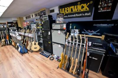 Doctorbass.net, Burgos, Spain. March 2014. Photo by Alberto Uyarra - Doctorbass.net, Burgos, Spain. March 2014. Photo by Alberto Uyarra -